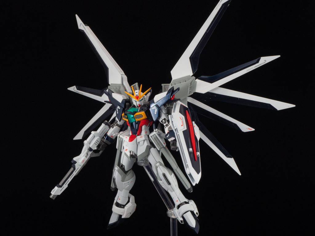 カラーレシピ 白：ガイアEXホワイト 黒：プリズムブルーブラック グレー：パーリーグレー 黄色：黄橙色 赤：ブライトレッド 胸部グリーン：シルバー→蛍光グリーン→蛍光ブルーグリーン バックバックとボディ、プリズムブルーブラックを光沢 それ以外はつや消し