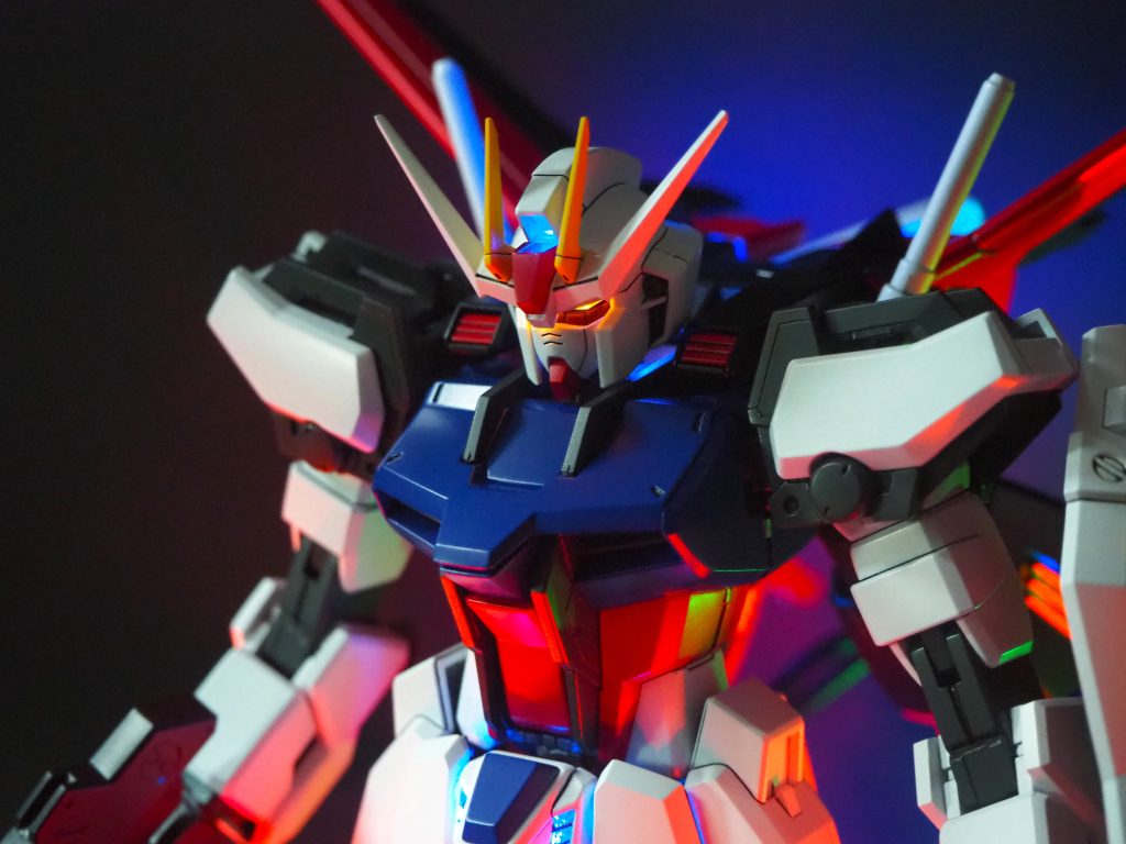 カメラアイ、メインカメラも勿論発光詳細は製作動画にて紹介しているのでそちらも是非ご覧ください