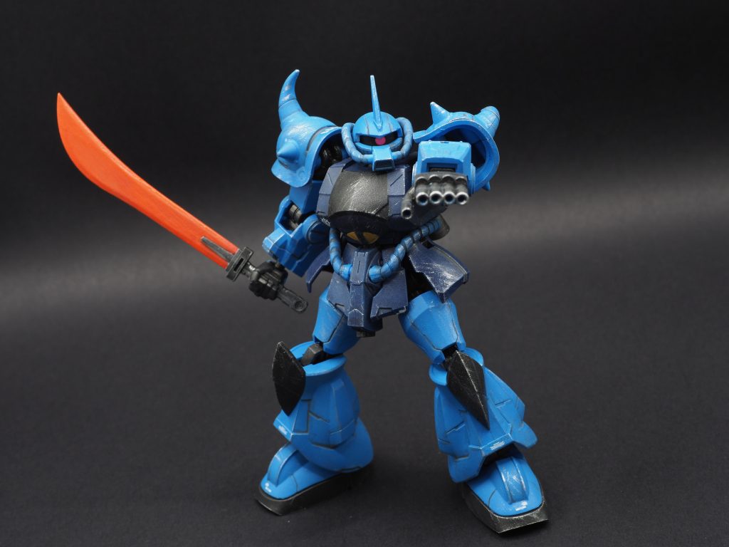 ヒートサーベルはアクリジョン蛍光イエロー＋蛍光ピンクの1:1混合で塗装しています。