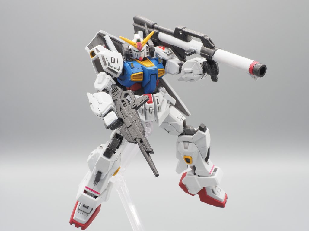 RX-78-2にくらべて、かなりマッシブな印象です。