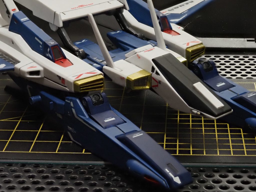 エアリアル改修型ブルー1色だとちょっと単調に思えたので、ティターンズブルー2で部分塗装。イエローはGXメタルイエロー。