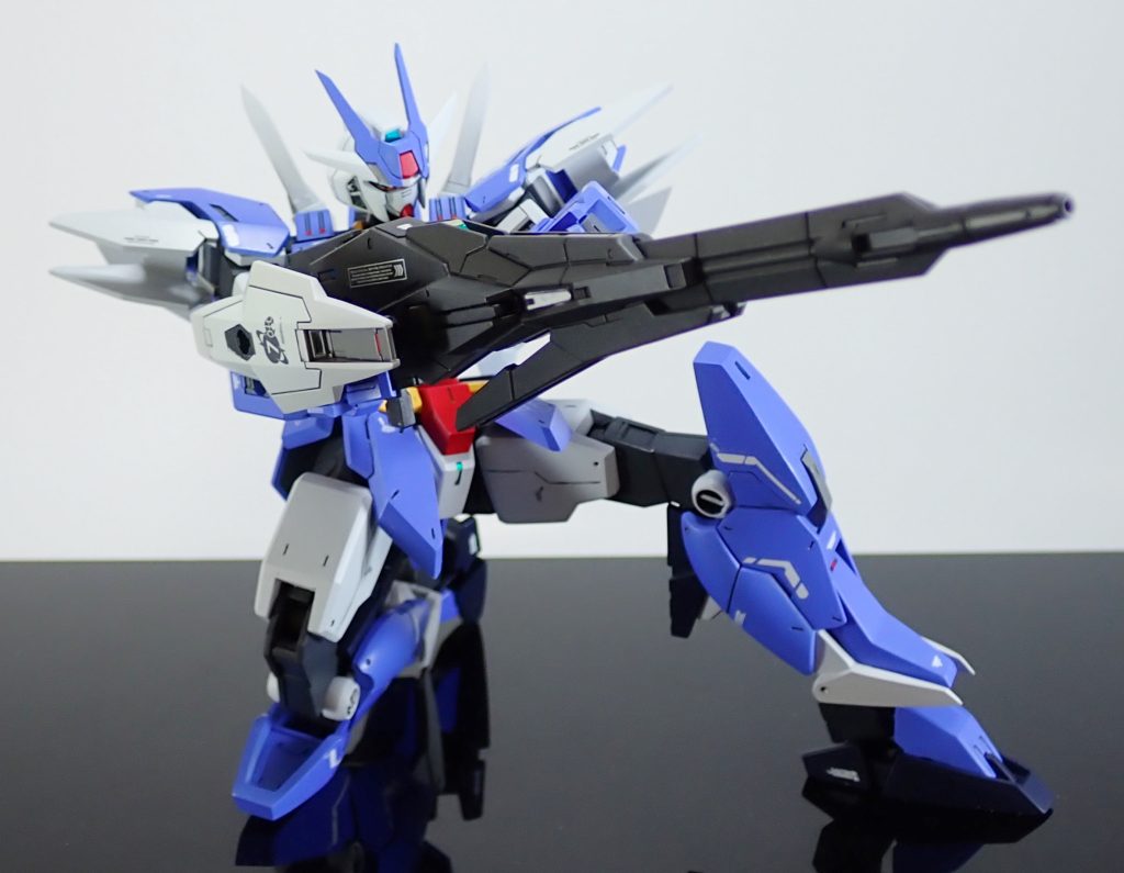 同時期にユーラヴェンガンダムも製作しましたので、ビームシュートライフルU7装備でも。