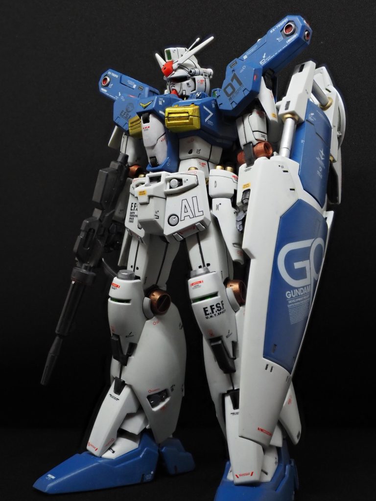 フルバーニアンって、このデッカイ、かなり分厚いシールドが良いですよね。ガンダムシリーズのシールドでは1番好きかもです。