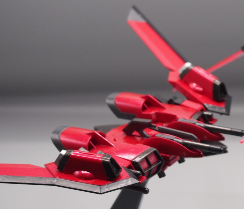 JWS(ジャスティスウェポンシステムズ)イモータルガンダムの支援リフター推進力は勿論、単独での戦闘力を向上させた本機をイモータルガンダムに装備することにより、イモータル(不死)はジャスティス(正義)を得て「不滅の正義」となる