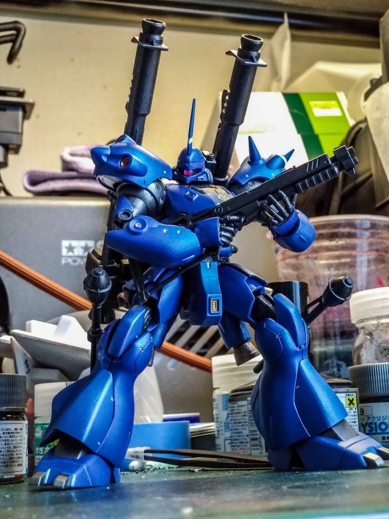 古いキットだなーと思いながら最低限の処理で塗装しました。ちなみにタイトル通りアクリジョンの筆塗りです。