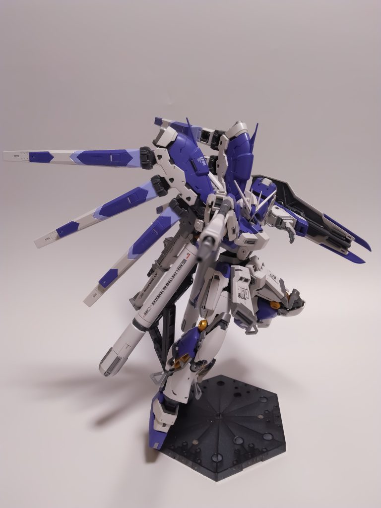 Hi-νガンダム–3枚目/制作者：@kirosutasu44