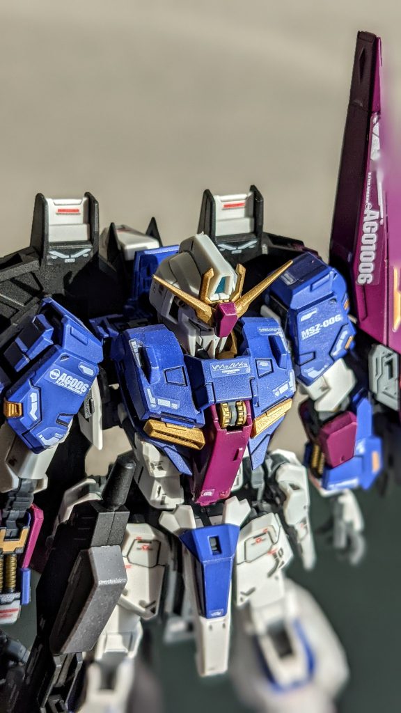 斜俯瞰気味のアングルで。説明書がないのでウェイブライダーへの変形は怖くてできません💧