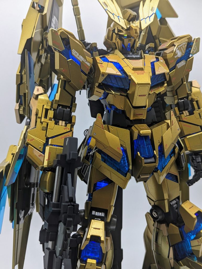 PGユニコーンガンダムフェネクスメッキ剥がし全塗装–2枚目/制作者：kenshira0123