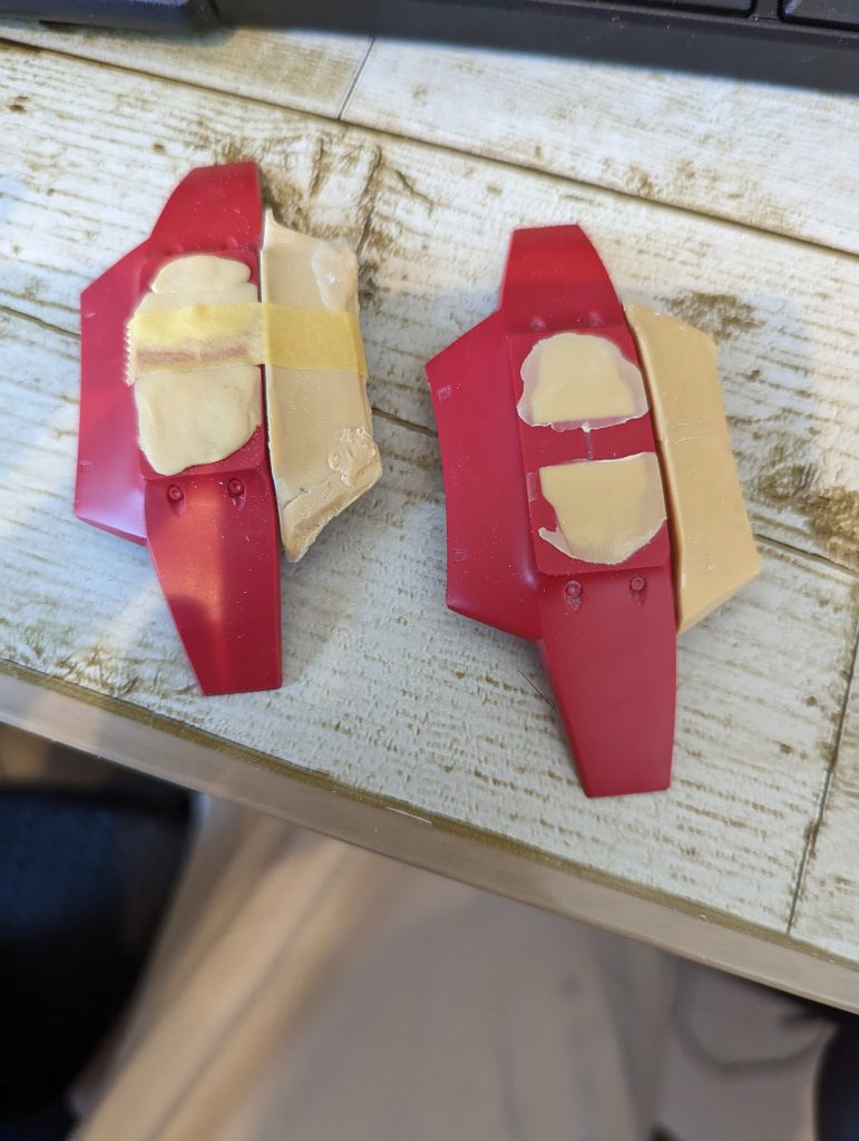 シールドはこんな感じでひたすら削り調整を繰り返し。とても大変