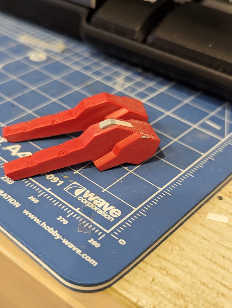 プラ板工作とか