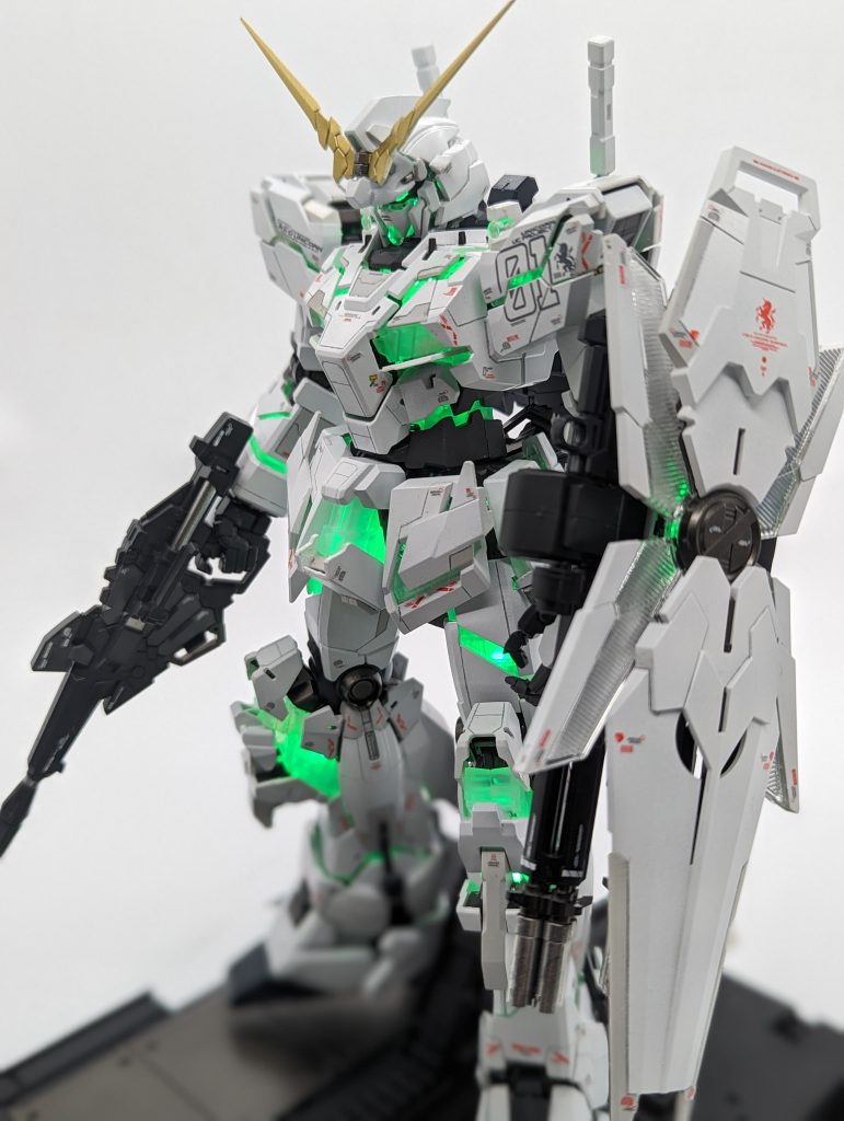 MGEXユニコーンガンダム改修塗装完成品–3枚目/制作者：kenshira0123