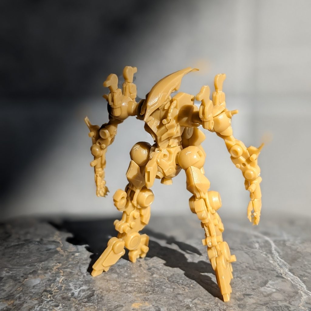 素組状態。フレームだけだと異形感を醸しつつも妙な色気が漂ってる気がします。