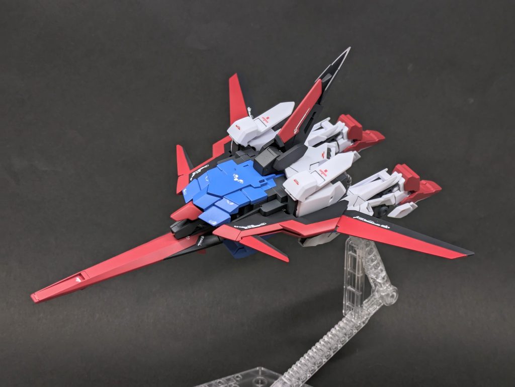 ウェイブライダー形態ロングテール・バーニアスタビライザーを増設し、塗装も寄せたのでZに見えなくもない!?