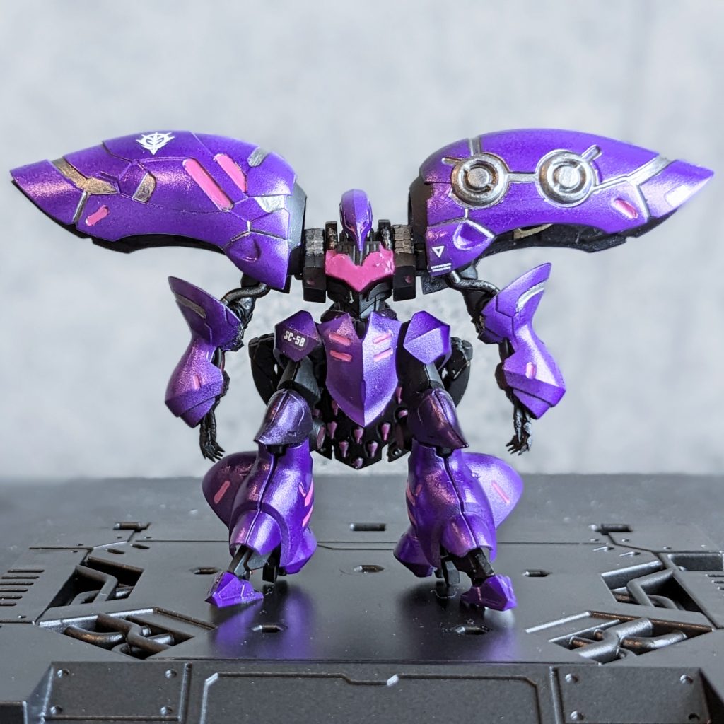 正面から。ファンネルも色分けしてます。イチゴみたいだと妻に言われて妙に納得。