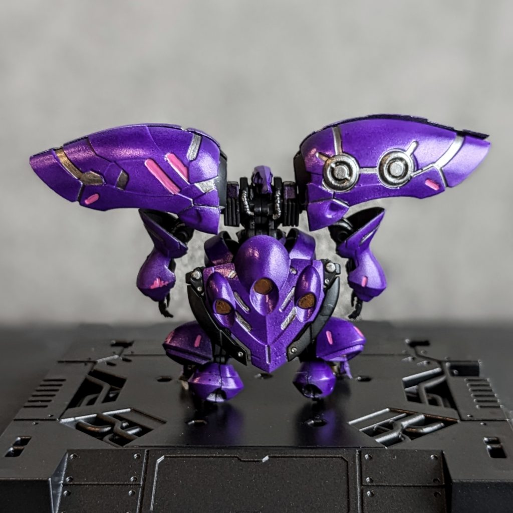 バックショット。スカートのスラスター内部がのっぺりしてるのが気にはなるけど加工技術が無いので色でごまかしてます。