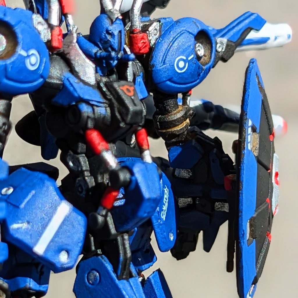 デカールは水性の魔女のセットからチョイス。肩バインダーのサークルコーションがお気に入りです(^^)良い味だせていると良いのですが✨アーティファクト特有のシリンダーはシルバー✕レッドが私の中で定番になってきました。