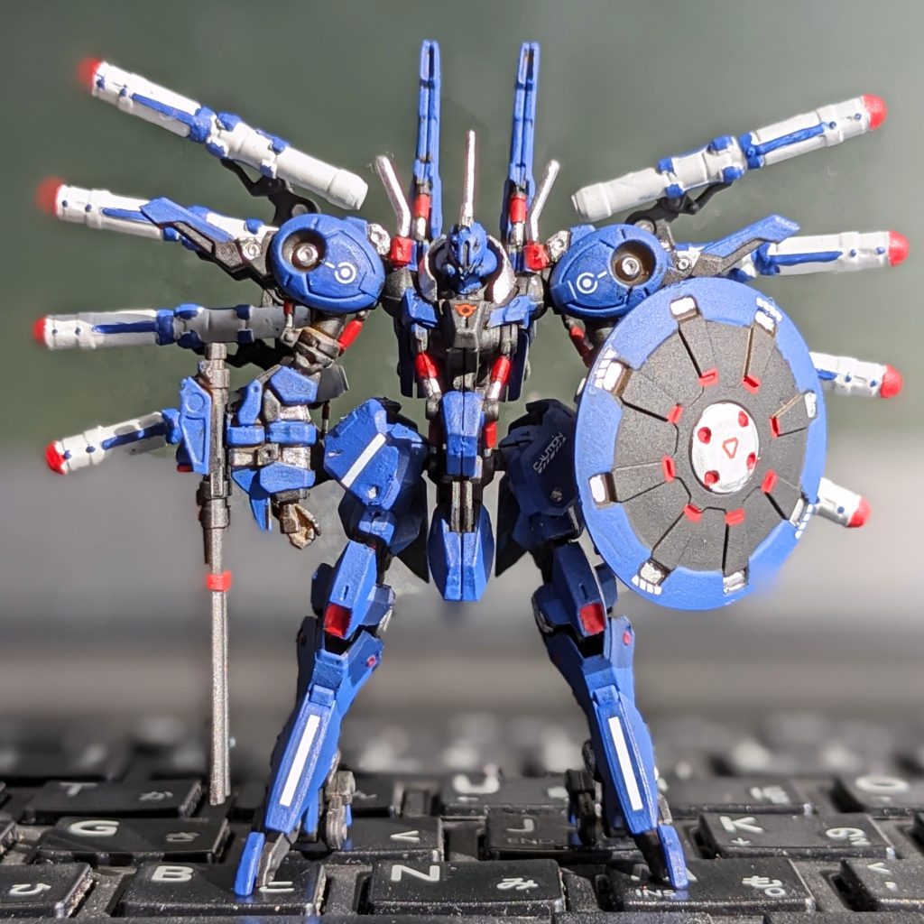 正面から。対艦ミサイルの塗り分けをもう少し丁寧にやりたいですが40すぎの眼ではこれが限界でした💧