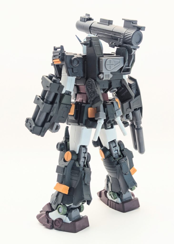 お尻のビームサーベルがチャームポイントノーマル用のビームサーベルマウント部を無くす自信があったので、一緒に付けてしまいました