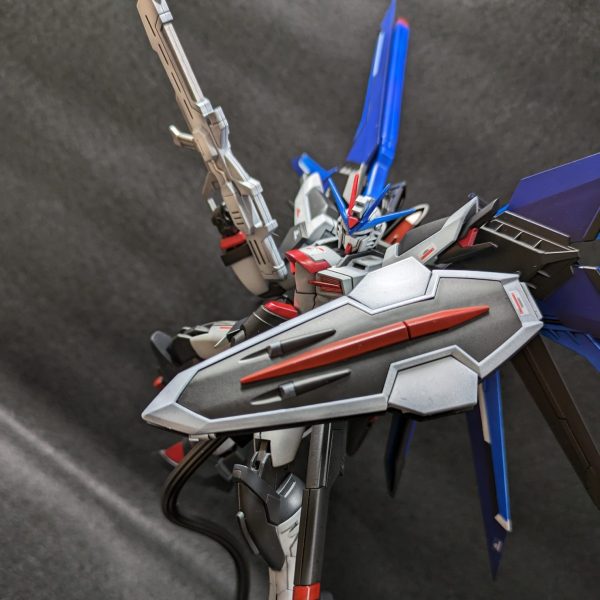 フォールダウンフリーダムガンダム