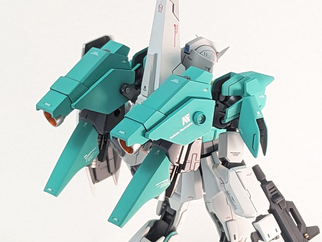 背面ユニットはほぼプラ版工作なので悔いが残る出来。