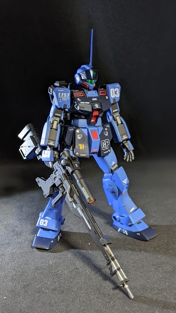 ゴーグルの下はスターブライトシルバーで塗装し、ライフルのスコープはHアイズを入れてあります。