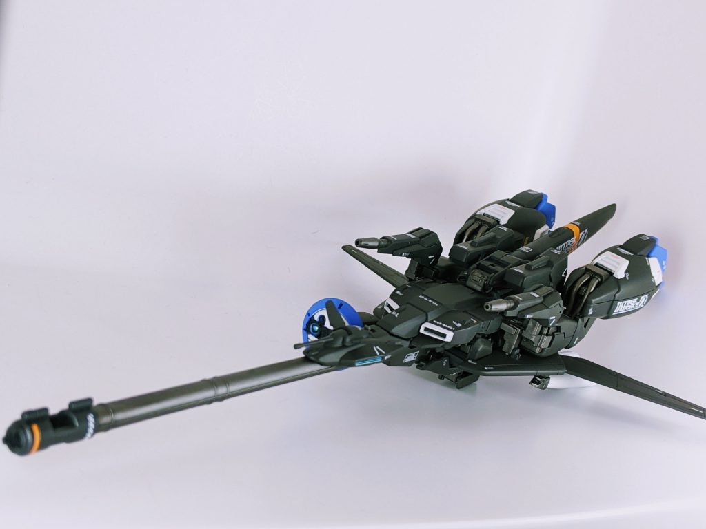 ウェイブライダー形態。カッコいいのですが、ビームスマートガンが長くてアングルが難しいです。