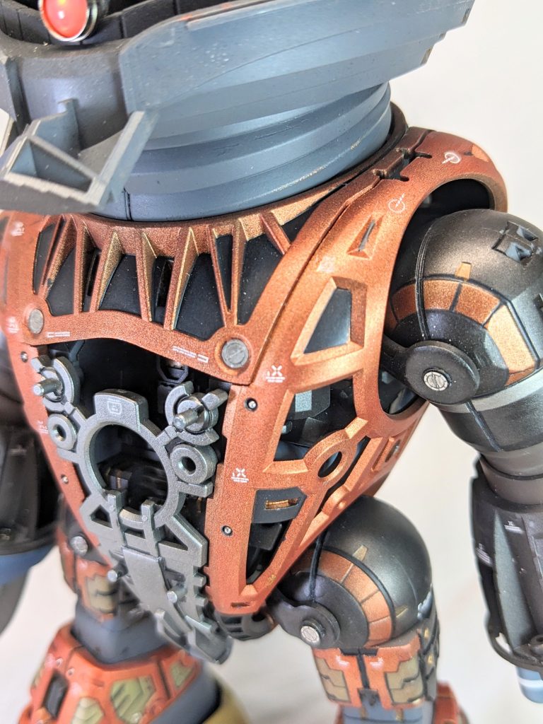 細かい塗分けとメタルパーツ、デカールで仕上げました。