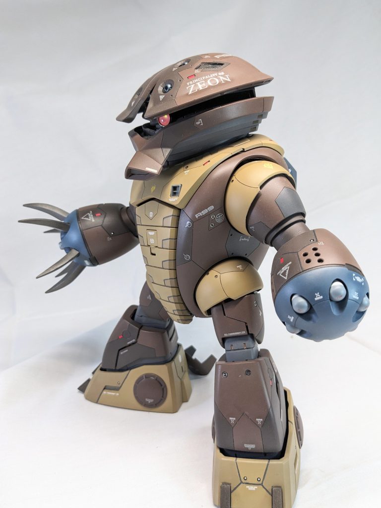 アーマー装着バージョン紹介ページもあります。