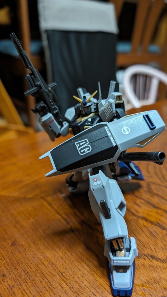 盾は個人的にすごく気に入ってます！こだわりは細部のメッキ塗装です！