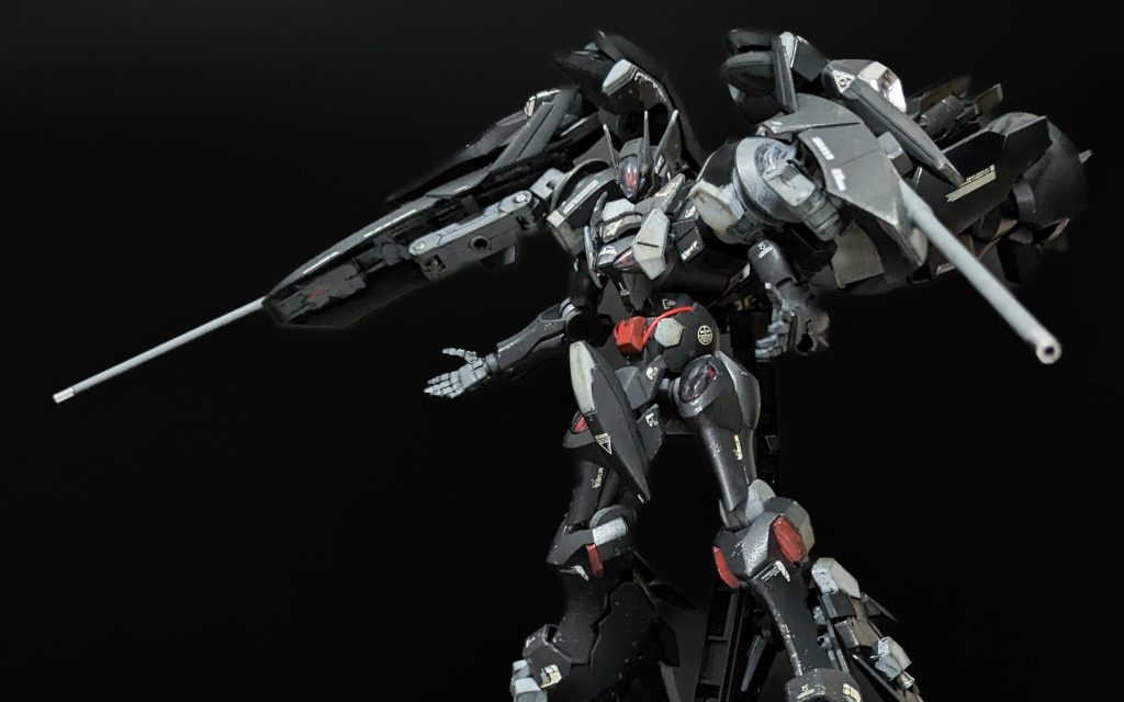 GNバインダーライフル×2いつかもっと上手くなってから使おう…と決めていた虎の子のパーツ、アンクシャバインダーを投入しました。上手くはなっていないのですが、堆く積まれたプラモの山を見て「うかうかしていたら上手くなる前に寿命が尽きる」と言う結論に至り、吐き出しました。