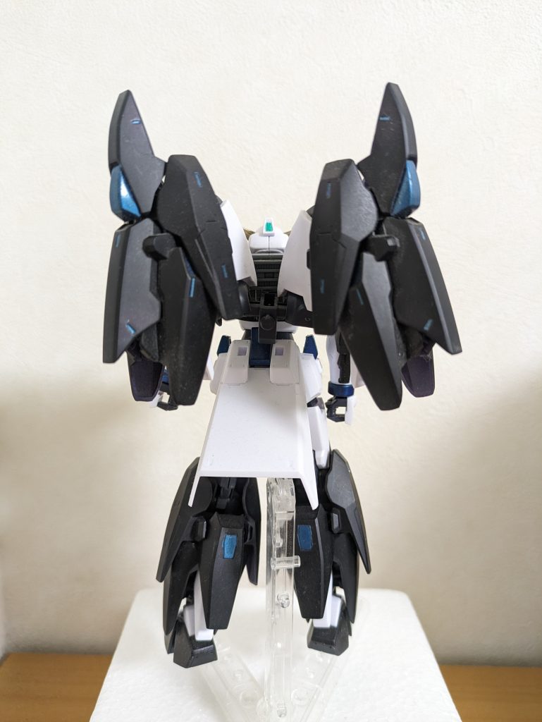 背面から足をそのまま移植したので色々な方向に動かせて楽しい