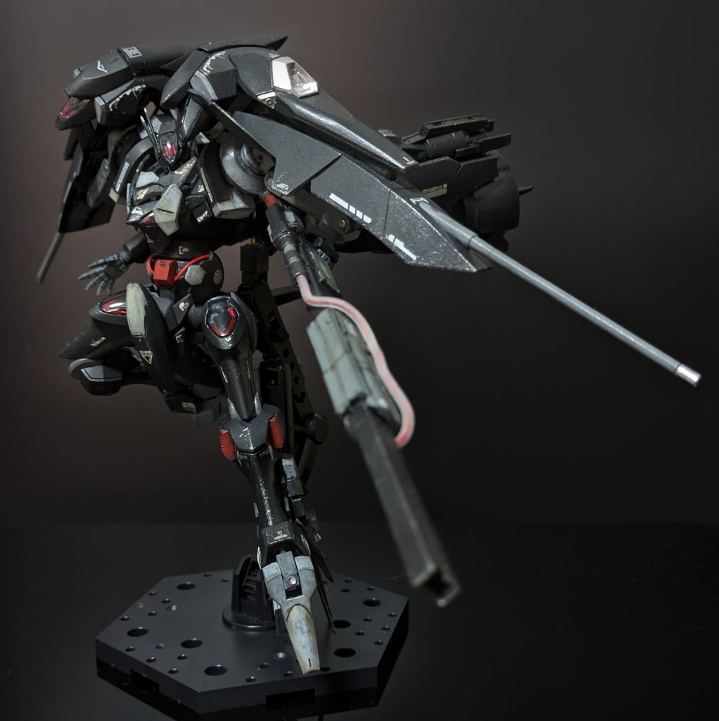 ライフルはなんか色々組み合わせています。持ち手あたりは出所不明で、先の方は多分鉄血の滑空砲かな…？