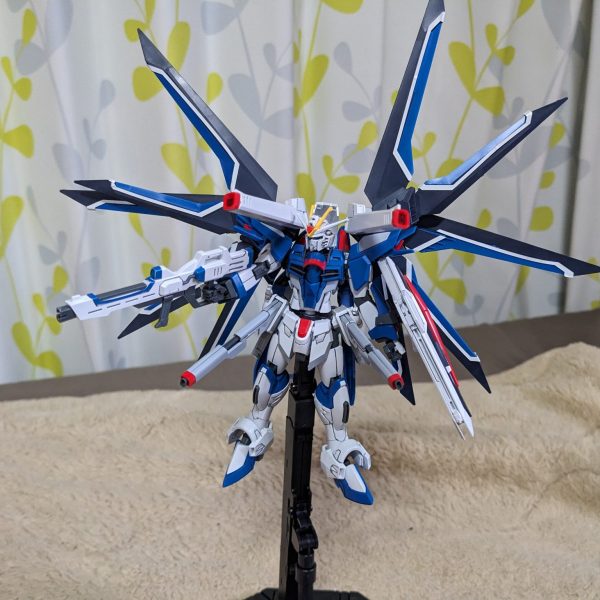 「HG1/144ライジングフリーダムガンダム」