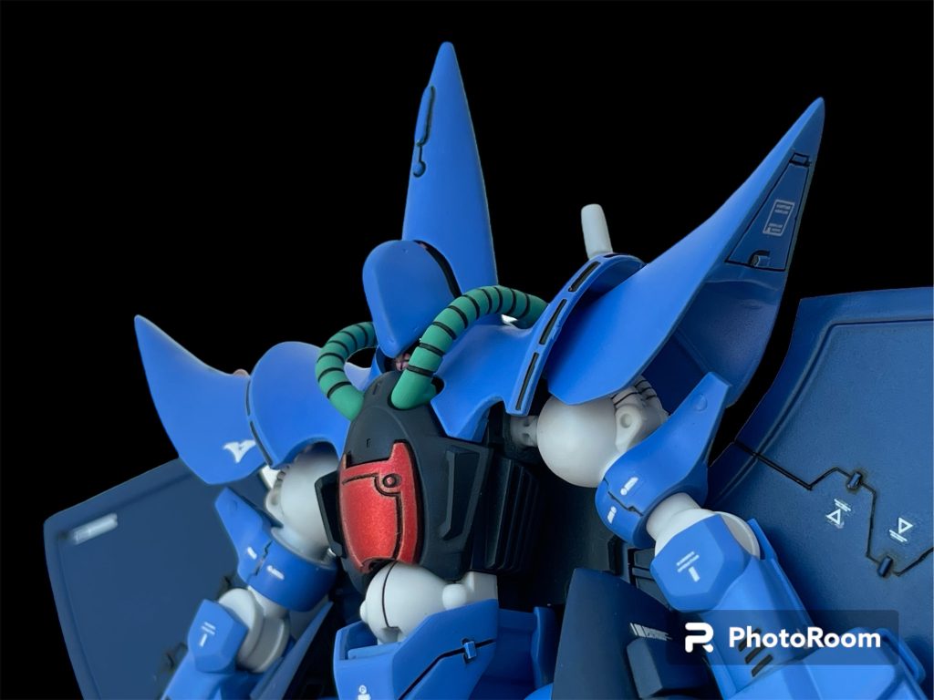 肩はポリパテで延長させてみました