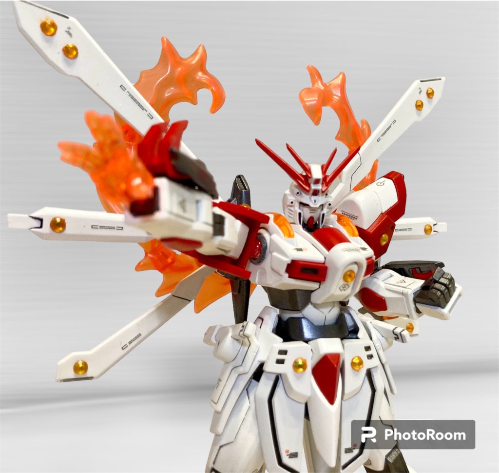 バーニングフィンガー。色んな所が干渉しあって、ビルドバーニングガンダムの素晴らしい可動域が死んでしまいました。これぐらいのポーズが限界です。