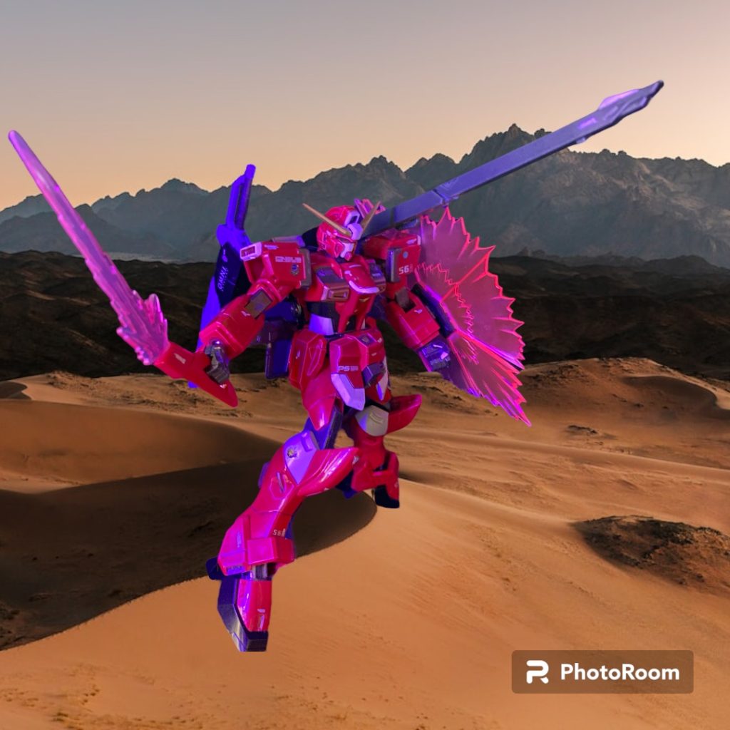 高エネルギー長射程ビーム砲は支援砲撃を想定したマニュピレータを使用しない肩越しの砲撃も可能となっている。