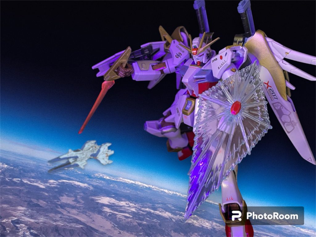 その他クリアーパーツにもパールコートをかけています。