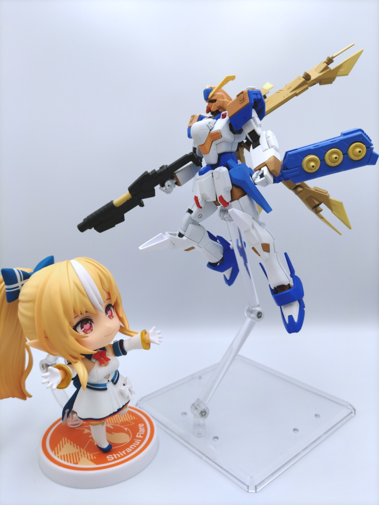 ねんどろいどのフレアと。個人的には結構フレアに寄せたんですけど、普通に宇宙世紀でも出てきそうなカラーリングになりました。