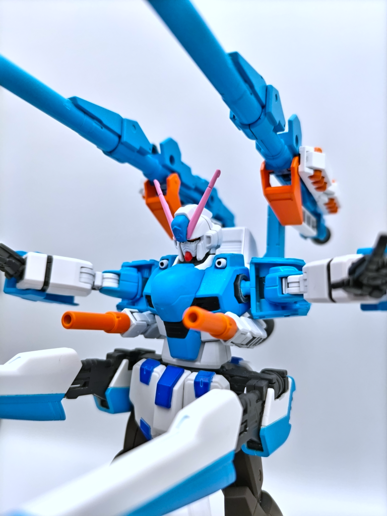 アップで。個人的に本機の一番格好いい写真です。クロスボーンガンダムとは真逆の戦い方ですが、何となく、ぺこらには似合ってそうな気がします。