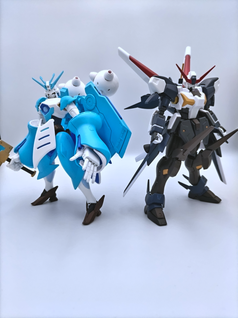 以前投稿した宝鐘マリン専用レコードブレイカーと一緒に。全長はさほど変わらないので、並べても違和感が少ないです。第二期MSばかり作ってるので、この位のサイズがしっくりきます。