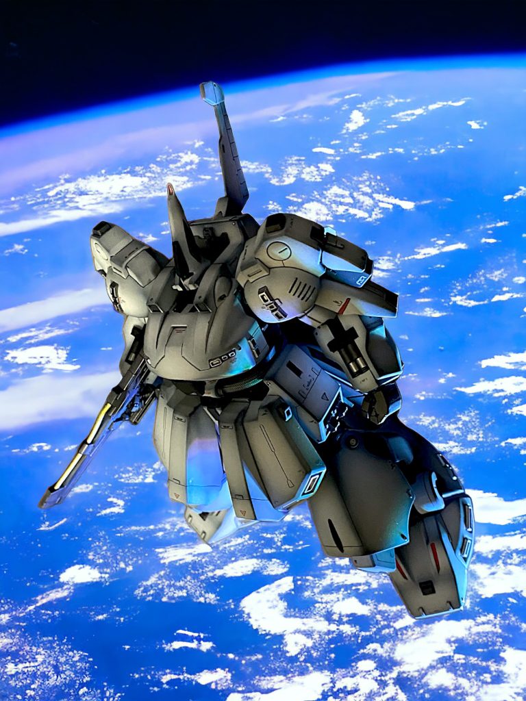 メタボで鈍そうなMSなので、このように宇宙を漂っているような感じが似合うような気がします。照り返しの青い色は…ちょっと青すぎた。もうちょっとマシな画が撮れましたらまた投稿…したいな。