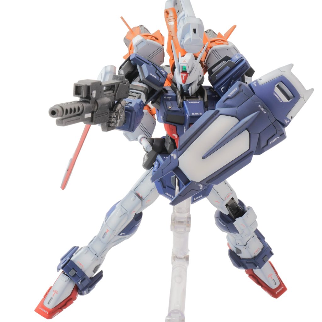 プラバンや筋彫りで各所のディテールアップをしています。