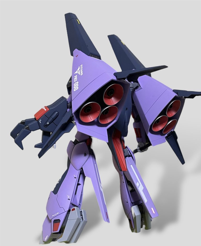 バックショット。少し寂しいので大きめのデカール貼ってます。