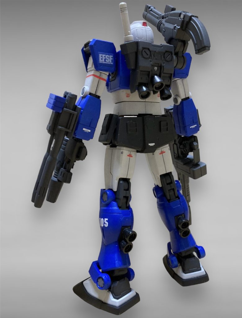 後ろ側バックパックそのものもオリジンガンダムからで、スラスターを追加しています