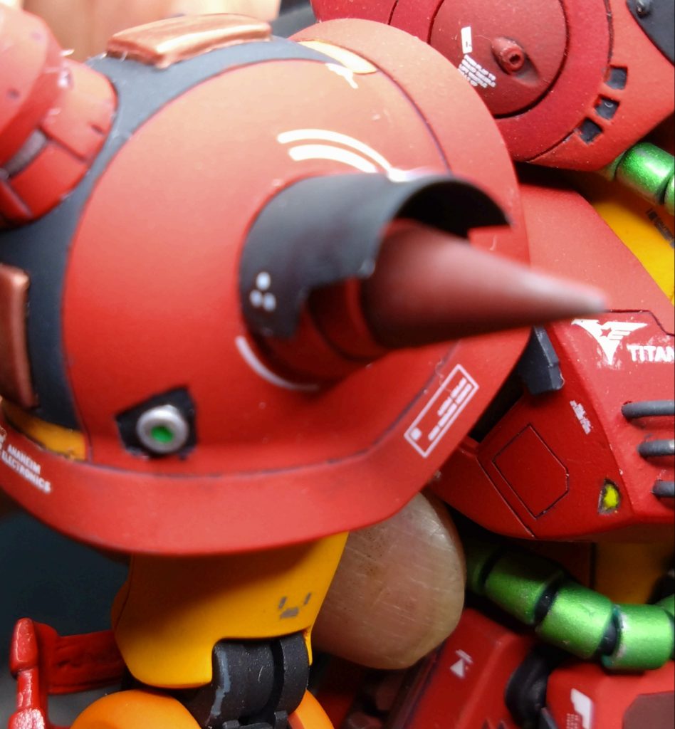 正面のトゲの根本に目立つ隙間が出来ちゃったのだけれどガッツリ接着したのでバラしたくないのでカバーをつけてみました😁