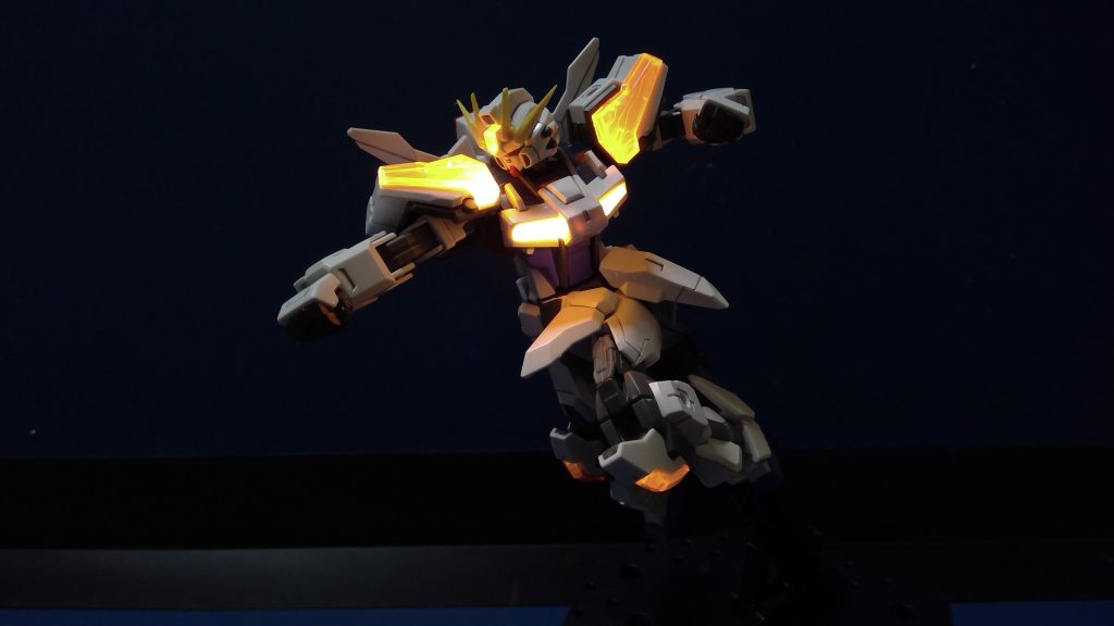 シンプルに殴る。