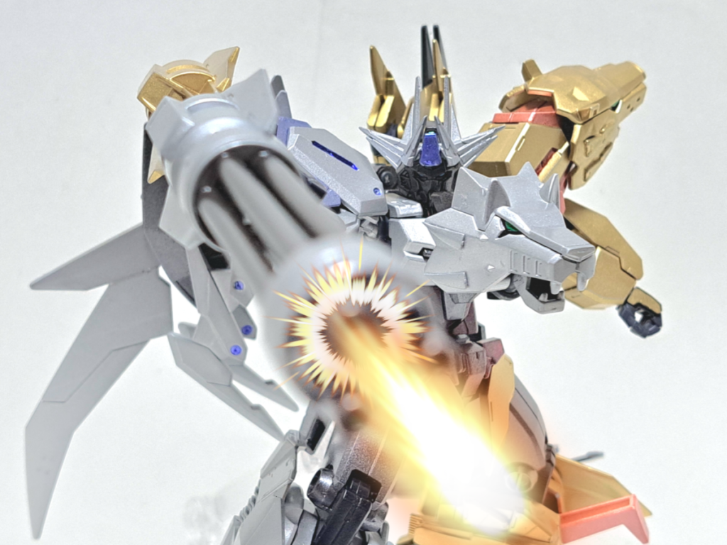 ガンダムトライガー参ウルフ (別称:轟狼機動トライガー参ウルフ)右肩のスノウライガー頭部を胸部に移動させることで、アンテナが変わりブースターと連結したガトリング「トライギガガトリング」を右肩に接続した形態。