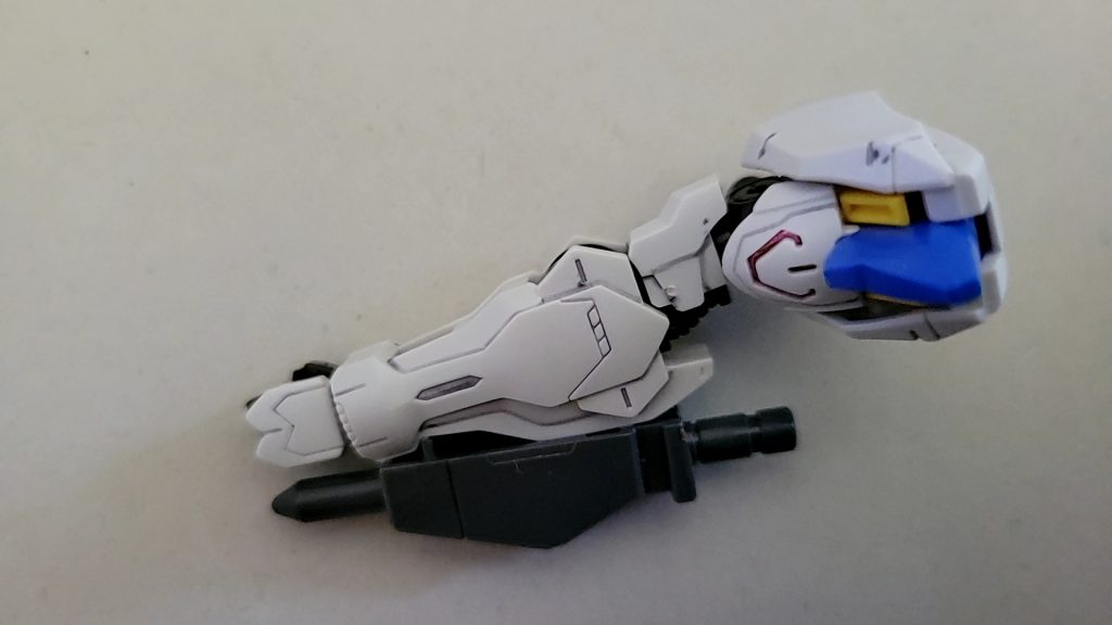 腕にグレイズ・アインのパイルバンカーを接着