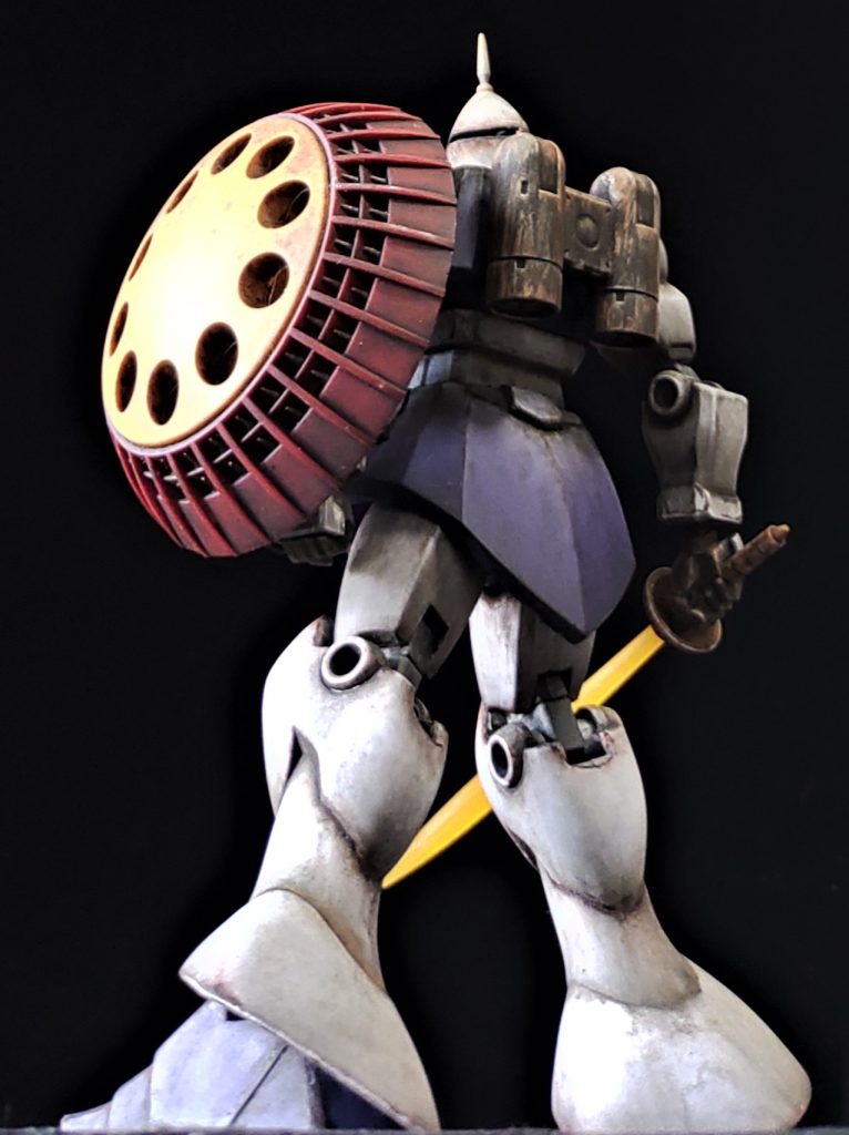 今回はタミヤのウェザリングマスターを使用してます　ウェザリングマスターは手軽に使用出来、思い通りにグラデを入れる事が出来るので、使い勝手がいいです　