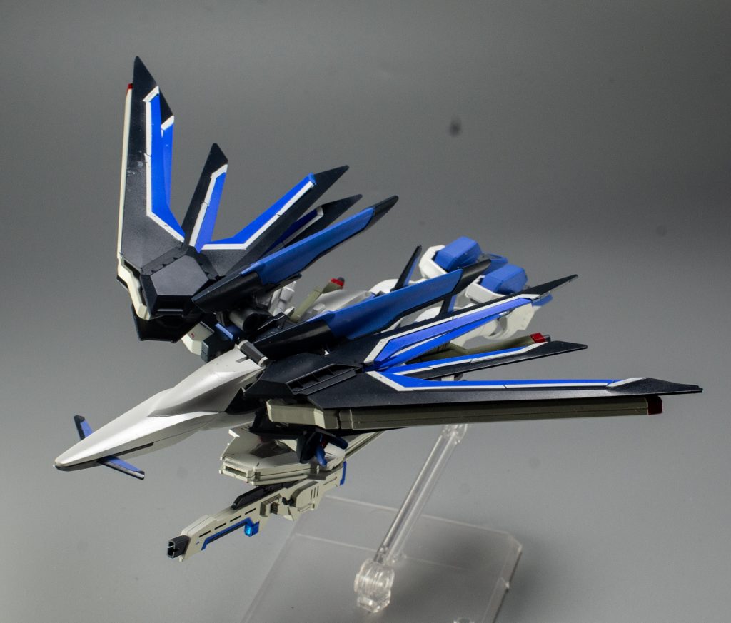 変形して飛行状態です